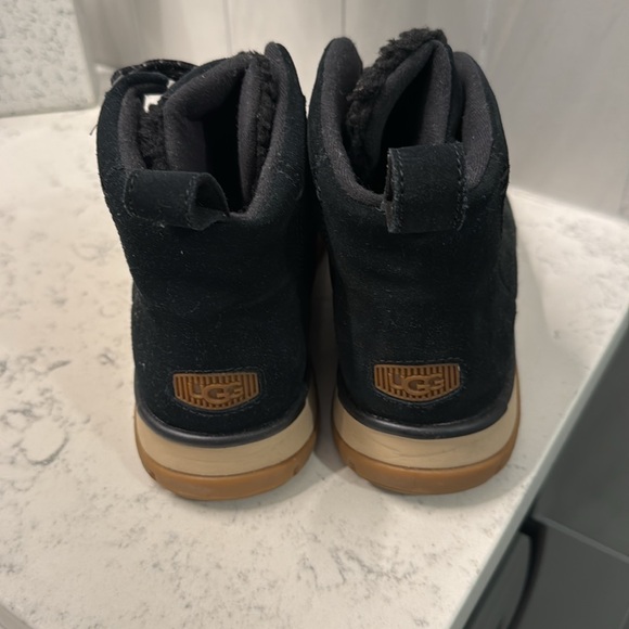 🖤NEW BLACK FUR UGG BOOTS SIZE 9.5 - Picture 4 of 6